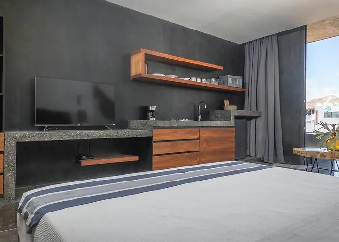 Modern Jungle Boutique W/ Amazing Amenities *